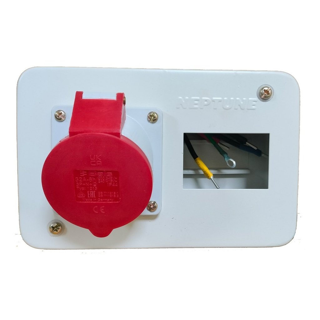 32 Amp 5 Pin Domestic AC Industrial Outlet Splash Proof IP 44 Neptune Bals 3202 Image