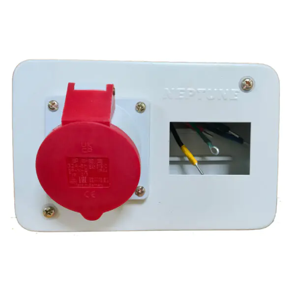 32 Amp 5 Pin Domestic AC Industrial Outlet Splash Proof IP 44 Neptune Bals 3202 Image