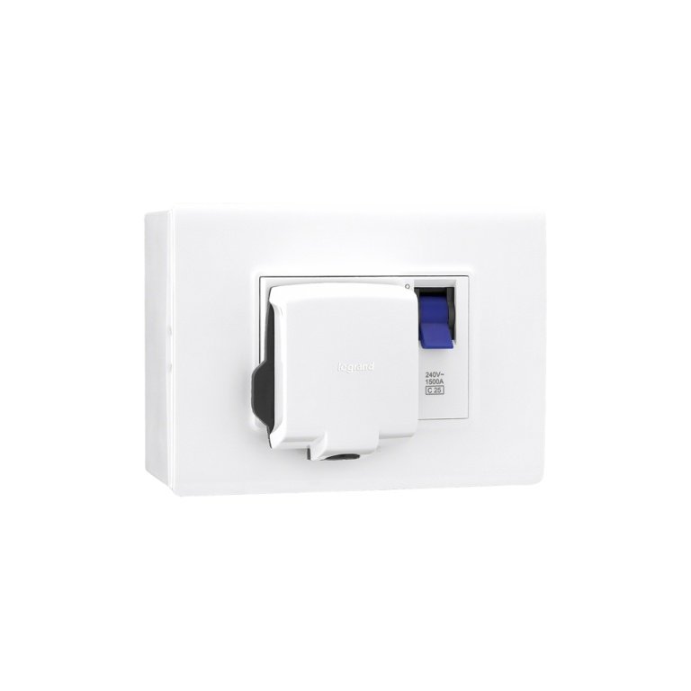 Allzy Power Unit with 25A SP MCB 16A Plug-3 Module-White Legrand 681128 lg 681128 web r qywszujivr44ucav