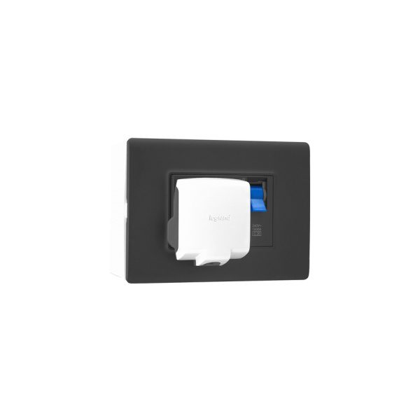 Allzy Power Unit with 20A SP MCB 16A Plug-3 Module-Matt Black Legrand 681227 lg 681227 web r ffxny0xxpxrhraql