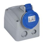 Surface mounting socket P17 IP44 200 250 V 16 A 2P E , 555154 Legrand lg 555154 web r